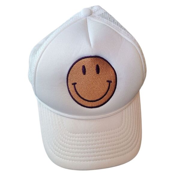 Yllw Women's White Smiley Face Trucker Hat OS - Picture 1 of 5